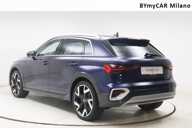 Audi A3 A3 allstreet 1.5 tfsi mhev Identity Contrast 150cv s-tronic https://cdn.bymycar.eu/it-bo/assets/images/vehicles/vo/6096/AUDI-A3-IV-2024-ALLSTREET-jpg-2.jpg