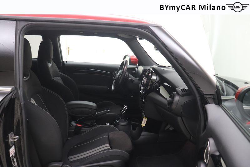 Mini Mini Mini 3p 2.0 JCW Essential auto https://cdn.bymycar.eu/it-bo/assets/images/vehicles/vo/6141/MINI-MINI-IV-F56-2021-3P-jpg-9.jpg