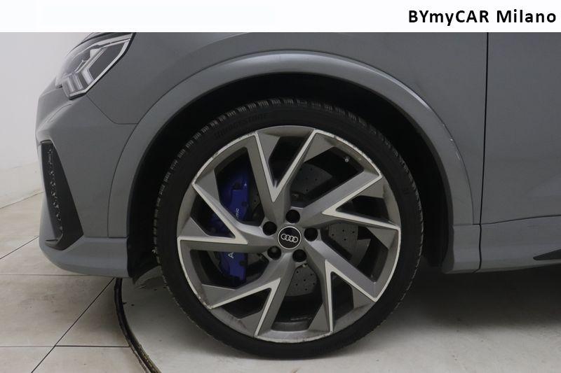 Audi Q3 Q3 RS 2.5 quattro s-tronic https://cdn.bymycar.eu/it-bo/assets/images/vehicles/vo/6143/AUDI-Q3-II-2018-jpg-10.jpg