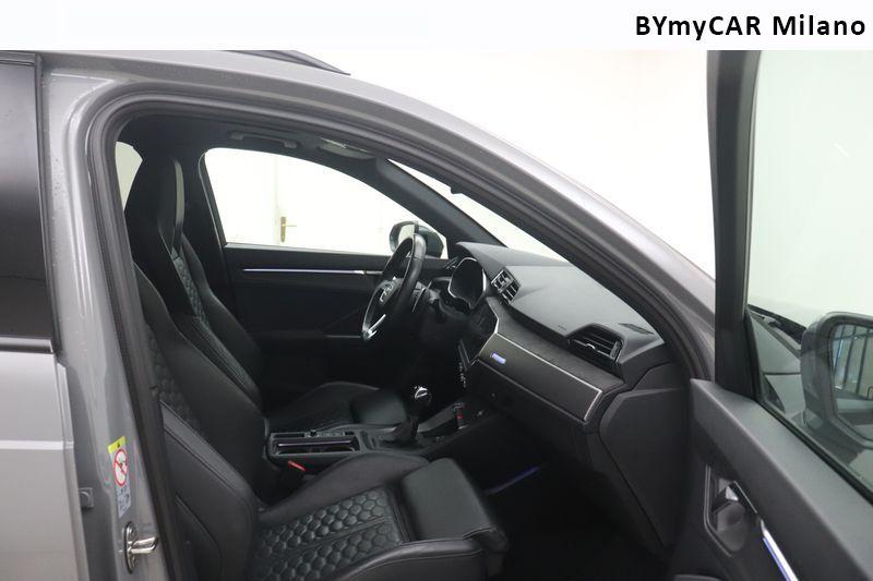 Audi Q3 Q3 RS 2.5 quattro s-tronic https://cdn.bymycar.eu/it-bo/assets/images/vehicles/vo/6143/AUDI-Q3-II-2018-jpg-9.jpg