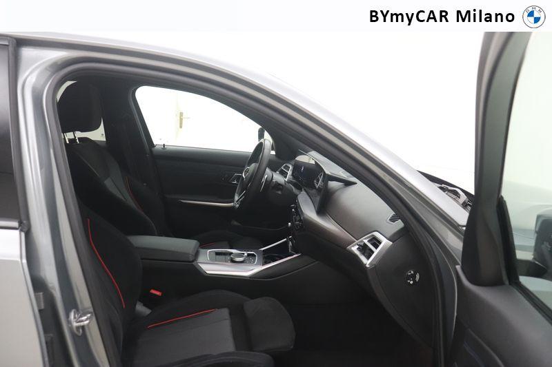 BMW Serie 3 320d mhev 48V xdrive MSport auto https://cdn.bymycar.eu/it-bo/assets/images/vehicles/vo/6155/BMW-SERIE-3-G20-2022-BERLINA-jpg-9.jpg