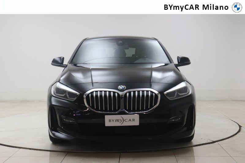 BMW Serie 1 120i Business Advantage auto https://cdn.bymycar.eu/it-bo/assets/images/vehicles/vo/6182/BMW-SERIE-1-F40-jpg-4.jpg