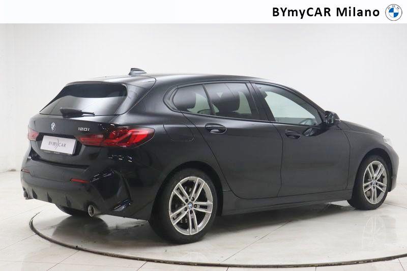 BMW Serie 1 120i Business Advantage auto https://cdn.bymycar.eu/it-bo/assets/images/vehicles/vo/6182/BMW-SERIE-1-F40-jpg-7.jpg