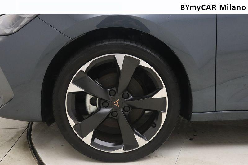Cupra Leon Leon 1.5 hybrid 150cv dsg https://cdn.bymycar.eu/it-bo/assets/images/vehicles/vo/6184/CUPRA-LEON-2024-jpg-9.jpg