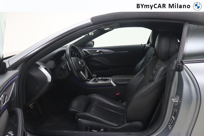 BMW Serie 8 840d Cabrio mhev 48V xdrive auto https://cdn.bymycar.eu/it-bo/assets/images/vehicles/vo/6191/BMW-SERIE-8-G14-LCI-2022-CABRIO-jpg-10.jpg