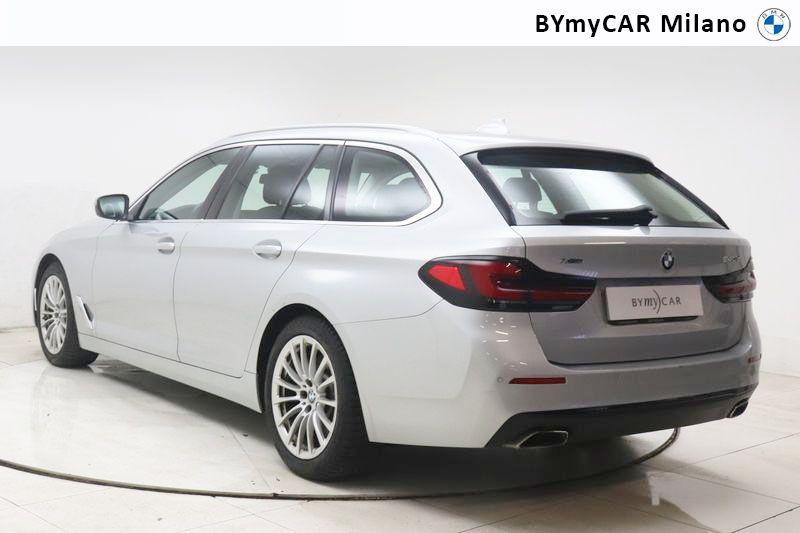 BMW Serie 5 540d Touring mhev 48V xdrive Business auto https://cdn.bymycar.eu/it-bo/assets/images/vehicles/vo/6193/BMW-SERIE-5-G31-2020-TOURING-LCI-jpg-15.jpg