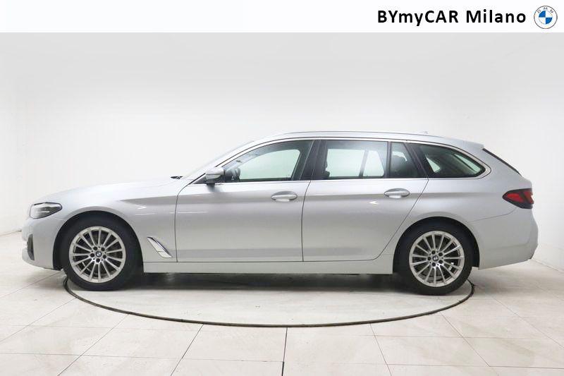 BMW Serie 5 540d Touring mhev 48V xdrive Business auto https://cdn.bymycar.eu/it-bo/assets/images/vehicles/vo/6193/BMW-SERIE-5-G31-2020-TOURING-LCI-jpg-2.jpg
