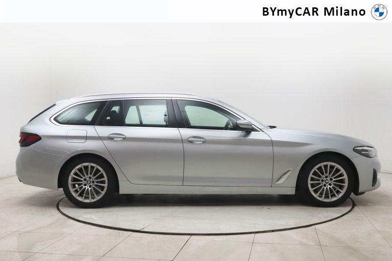 BMW Serie 5 540d Touring mhev 48V xdrive Business auto https://cdn.bymycar.eu/it-bo/assets/images/vehicles/vo/6193/BMW-SERIE-5-G31-2020-TOURING-LCI-jpg-6.jpg