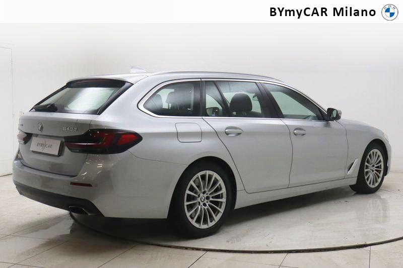 BMW Serie 5 540d Touring mhev 48V xdrive Business auto https://cdn.bymycar.eu/it-bo/assets/images/vehicles/vo/6193/BMW-SERIE-5-G31-2020-TOURING-LCI-jpg-7.jpg