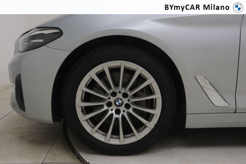 BMW Serie 5 540d Touring mhev 48V xdrive Business auto https://cdn.bymycar.eu/it-bo/assets/images/vehicles/vo/6193/BMW-SERIE-5-G31-2020-TOURING-LCI-jpg-9.jpg