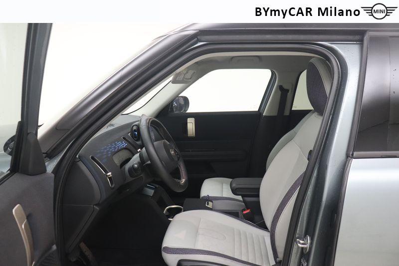 Mini Countryman Mini Countryman 2.0 48V D Classic auto https://cdn.bymycar.eu/it-bo/assets/images/vehicles/vo/6219/MINI-MINI-COUNTRYMAN-U25-jpg-10.jpg