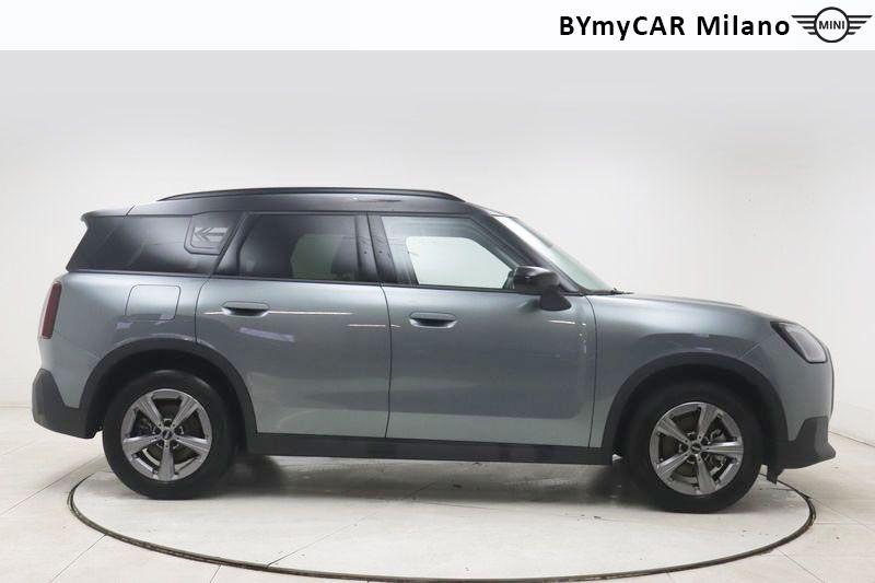 Mini Countryman Mini Countryman 2.0 48V D Classic auto https://cdn.bymycar.eu/it-bo/assets/images/vehicles/vo/6219/MINI-MINI-COUNTRYMAN-U25-jpg-6.jpg