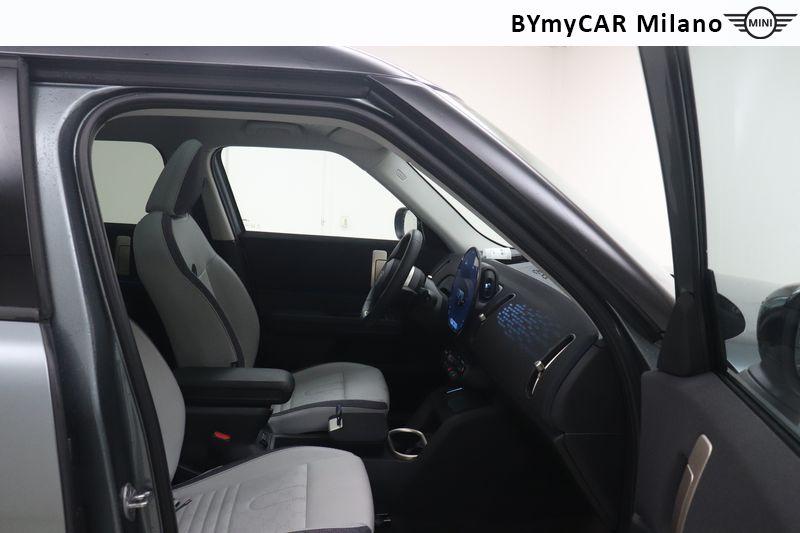Mini Countryman Mini Countryman 2.0 48V D Classic auto https://cdn.bymycar.eu/it-bo/assets/images/vehicles/vo/6219/MINI-MINI-COUNTRYMAN-U25-jpg-8.jpg