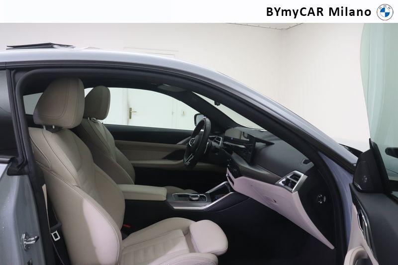 BMW Serie 4 M440i Coupe mhev 48V xdrive MSport Pro 374cv auto https://cdn.bymycar.eu/it-bo/assets/images/vehicles/vo/6220/BMW-SERIE-4-G22-LCI-2024-COUPE-jpg-8.jpg