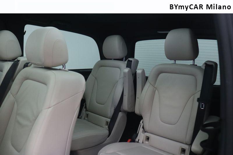 Mercedes Classe V - Viano V Long 250 d Avantgarde auto https://cdn.bymycar.eu/it-bo/assets/images/vehicles/vo/6222/MERCEDES-CLASSE-V-2024-LONG-jpg-14.jpg