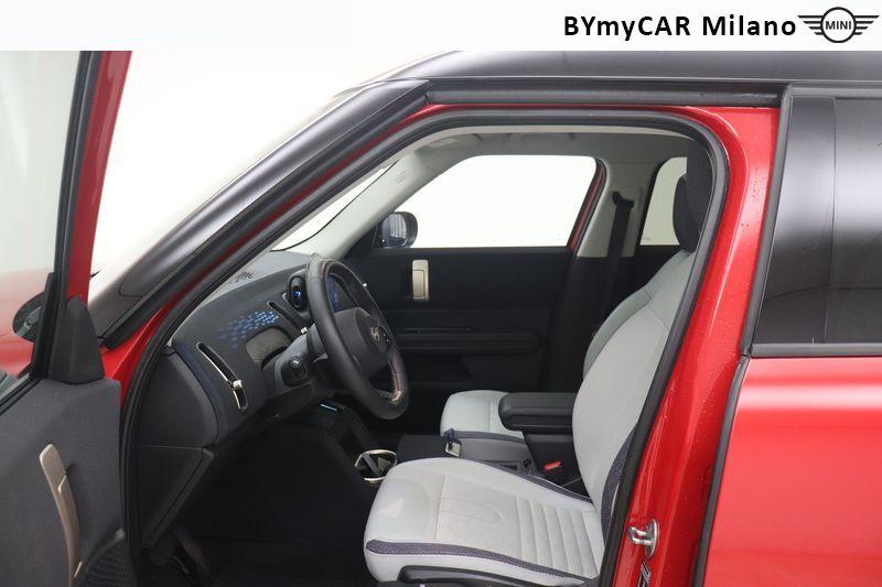 Mini Countryman Mini Countryman 2.0 48V D Classic auto https://cdn.bymycar.eu/it-bo/assets/images/vehicles/vo/6224/MINI-MINI-COUNTRYMAN-U25-jpg-11.jpg