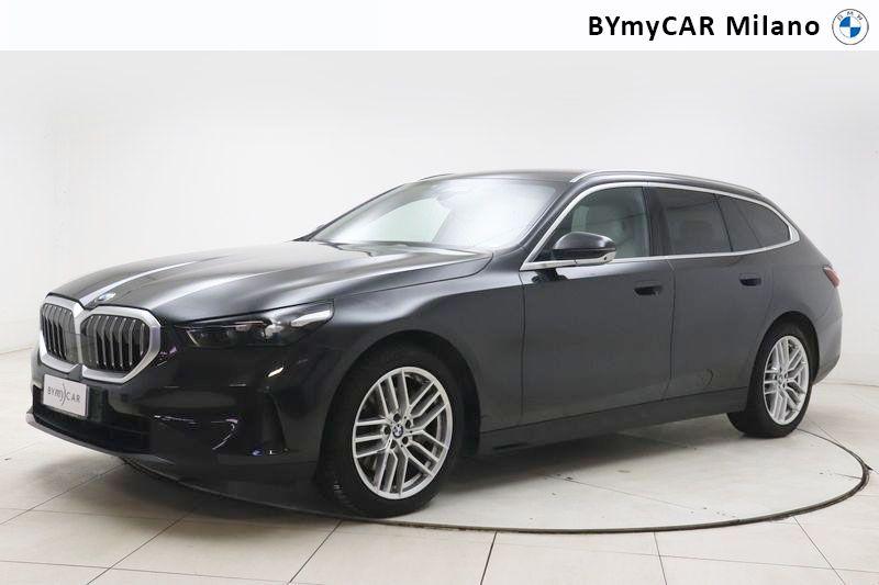 BMW Serie 5 540d Touring 48V xdrive MSport auto https://cdn.bymycar.eu/it-bo/assets/images/vehicles/vo/6250/BMW-SERIE-5-G61-2024-TOURING-jpg-0.jpg