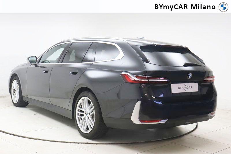 BMW Serie 5 540d Touring 48V xdrive MSport auto https://cdn.bymycar.eu/it-bo/assets/images/vehicles/vo/6250/BMW-SERIE-5-G61-2024-TOURING-jpg-15.jpg