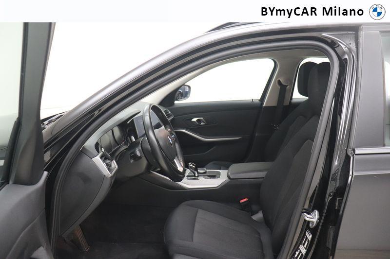 BMW Serie 3 320d Touring mhev 48V xdrive auto https://cdn.bymycar.eu/it-bo/assets/images/vehicles/vo/6252/BMW-SERIE-3-G21-2019-TOURING-jpg-11.jpg