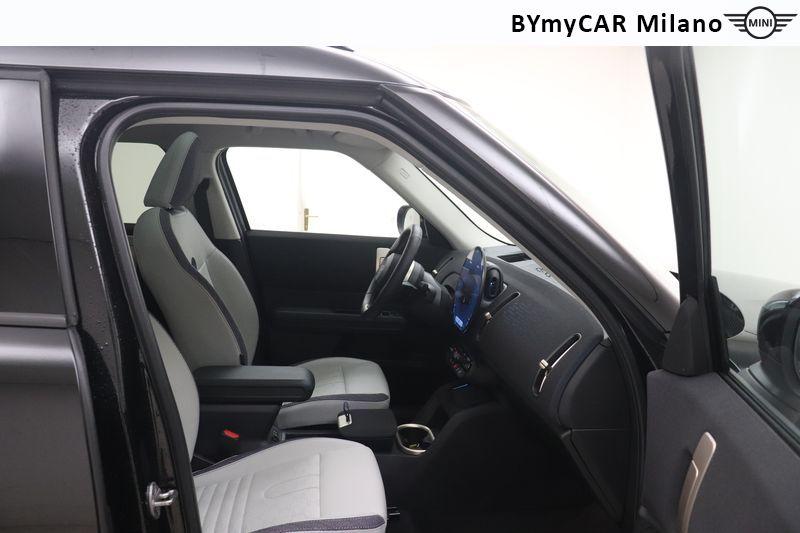 Mini Countryman Mini Countryman 2.0 48V D Classic auto https://cdn.bymycar.eu/it-bo/assets/images/vehicles/vo/6281/MINI-MINI-COUNTRYMAN-U25-jpg-8.jpg