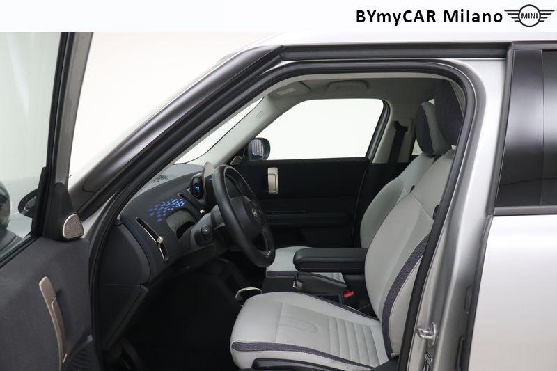 Mini Countryman Mini Countryman 2.0 48V D Classic auto https://cdn.bymycar.eu/it-bo/assets/images/vehicles/vo/6282/MINI-MINI-COUNTRYMAN-U25-jpg-10.jpg