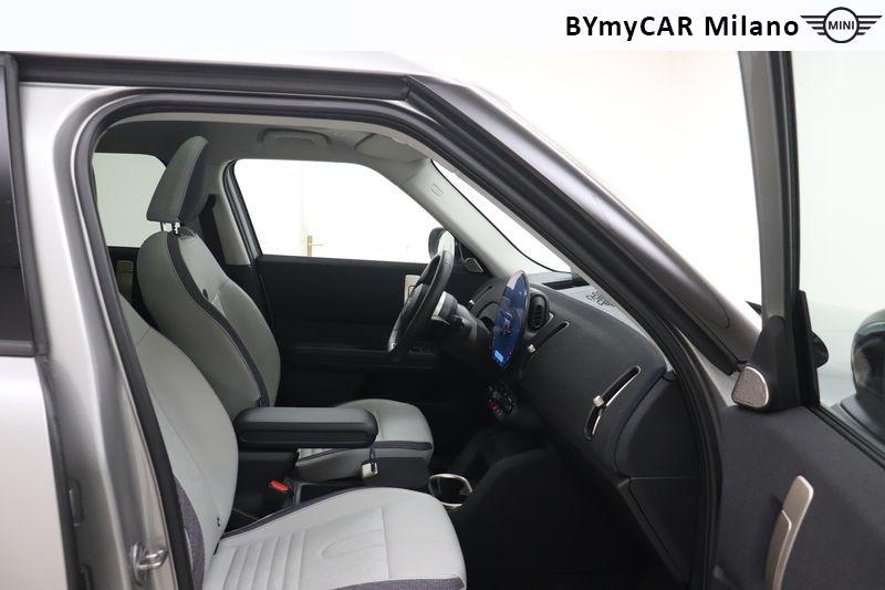 Mini Countryman Mini Countryman 2.0 48V D Classic auto https://cdn.bymycar.eu/it-bo/assets/images/vehicles/vo/6282/MINI-MINI-COUNTRYMAN-U25-jpg-8.jpg