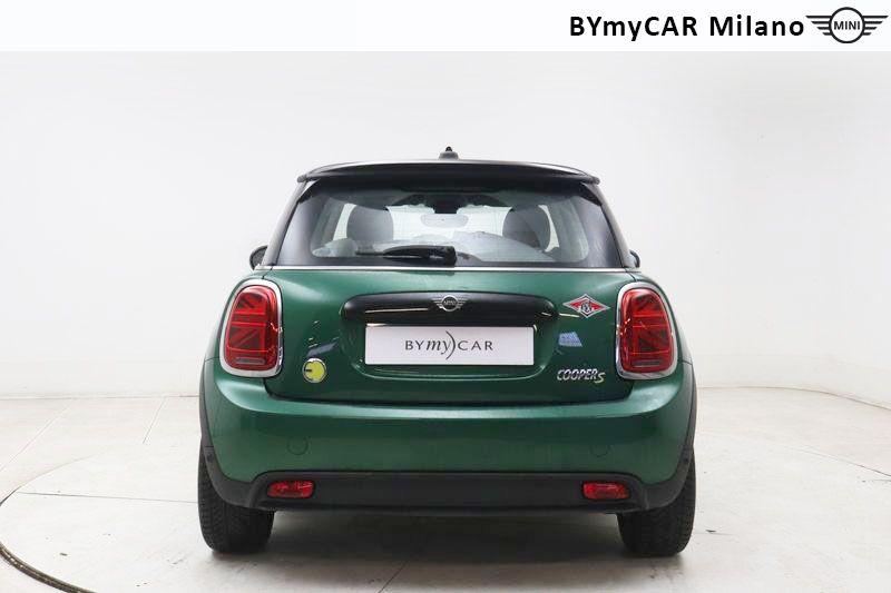 Mini Mini Mini 3p Cooper SE Classic auto https://cdn.bymycar.eu/it-bo/assets/images/vehicles/vo/6285/MINI-MINI-F56-2021-FULL-ELECTRIC-jpg-3.jpg