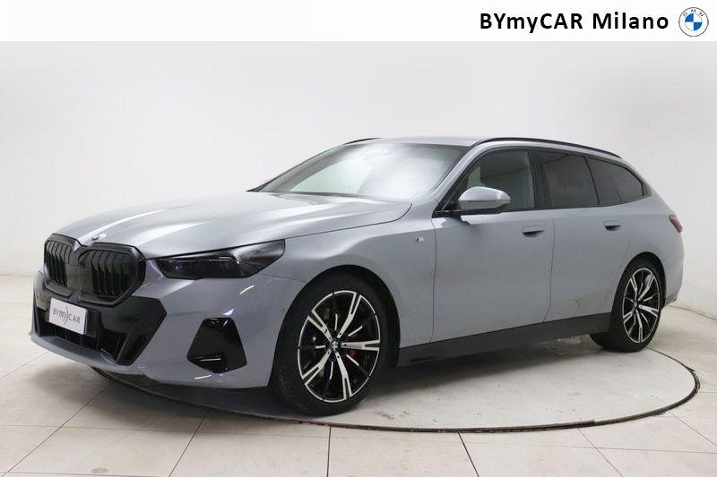 BMW Serie 5 520d Touring 48V xdrive MSport auto https://cdn.bymycar.eu/it-bo/assets/images/vehicles/vo/6286/BMW-SERIE-5-G61-2024-TOURING-jpg-0.jpg