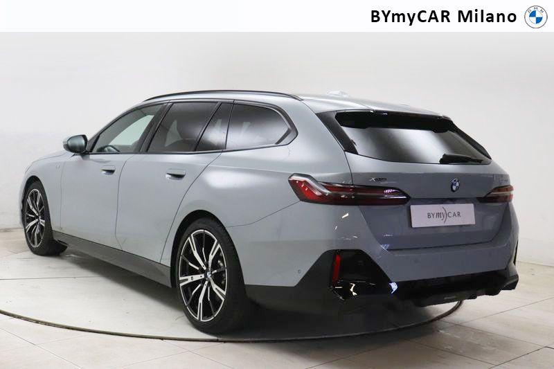 BMW Serie 5 520d Touring 48V xdrive MSport auto https://cdn.bymycar.eu/it-bo/assets/images/vehicles/vo/6286/BMW-SERIE-5-G61-2024-TOURING-jpg-14.jpg