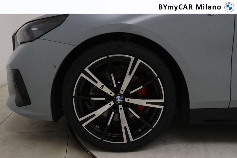 BMW Serie 5 520d Touring 48V xdrive MSport auto https://cdn.bymycar.eu/it-bo/assets/images/vehicles/vo/6286/BMW-SERIE-5-G61-2024-TOURING-jpg-9.jpg