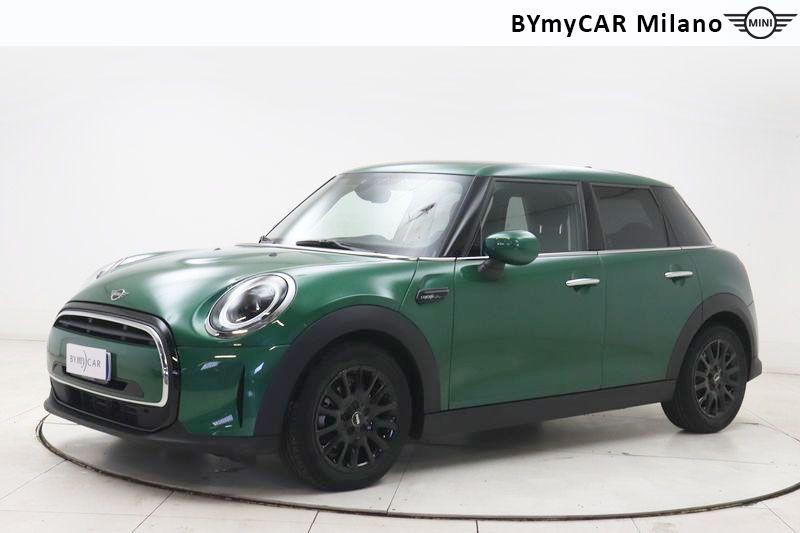 Mini Mini Mini 5p 1.5 Cooper Classic auto https://cdn.bymycar.eu/it-bo/assets/images/vehicles/vo/6294/MINI-MINI-IV-F55-2021-5P-jpg-0.jpg